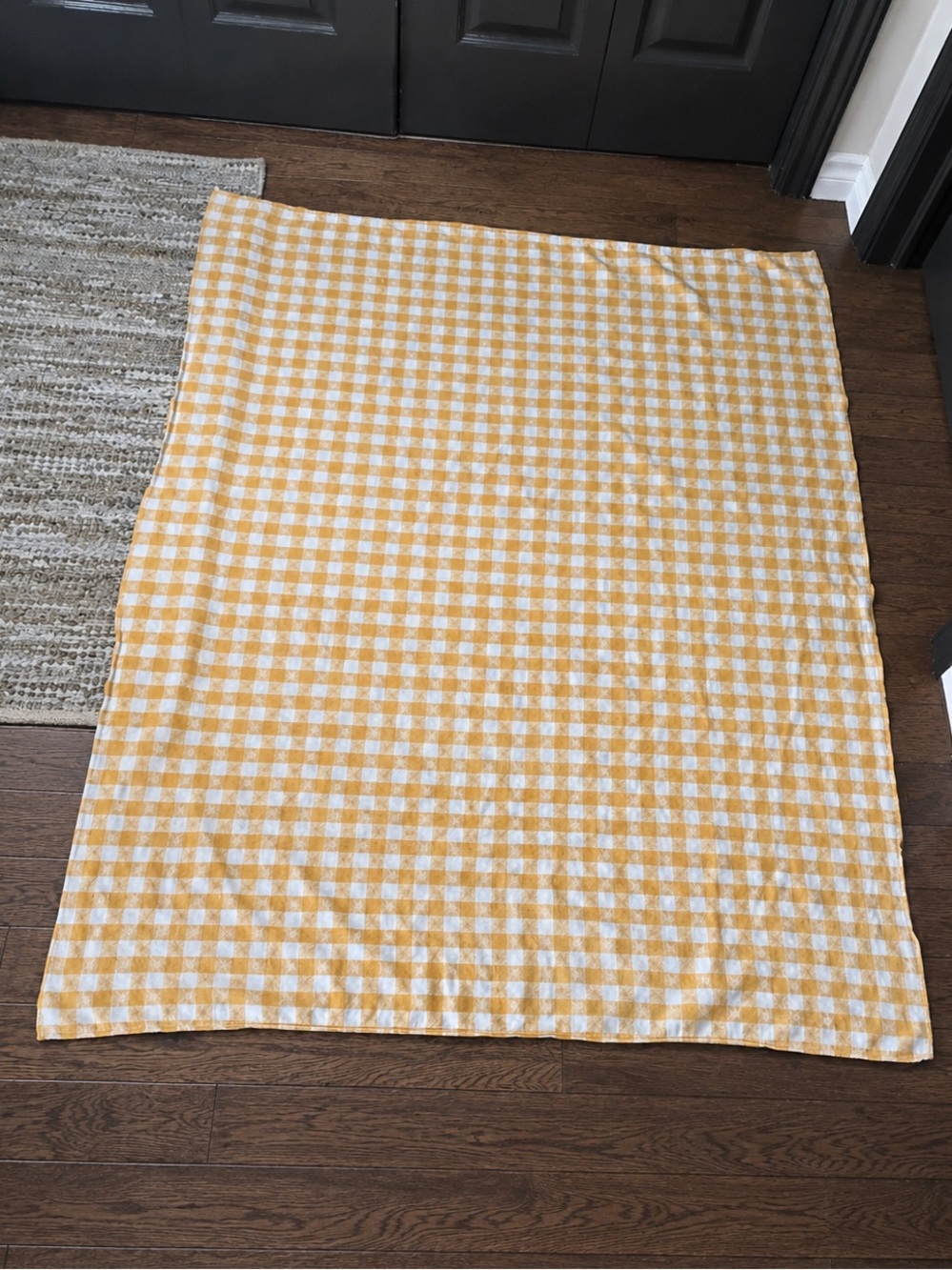 Vintage Mustard Yellow Floral Check Tablecloth – Reversible Woven Retro Kitchen